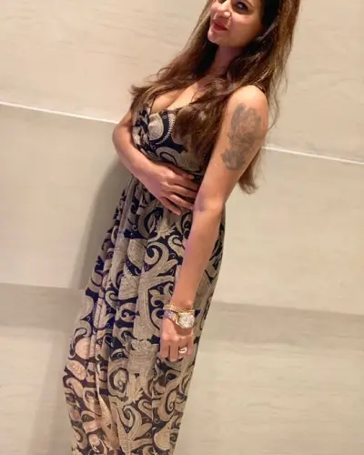 Kareli Escort